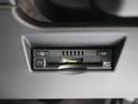 ETC車載器はビルトインタイプですっきり収納され、見た目も使い勝手も満足のアイテムです。