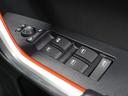 運転席からも操作可能な全席パワーウィンドウが装備されています。