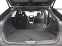リヤシートを倒してスペースを広げた状態です。