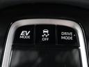ドライブモードセレクト(エコ/ノーマル/パワー)や、モーターのみで静かな走行を実現する「EVドライブモード」が装備されています。