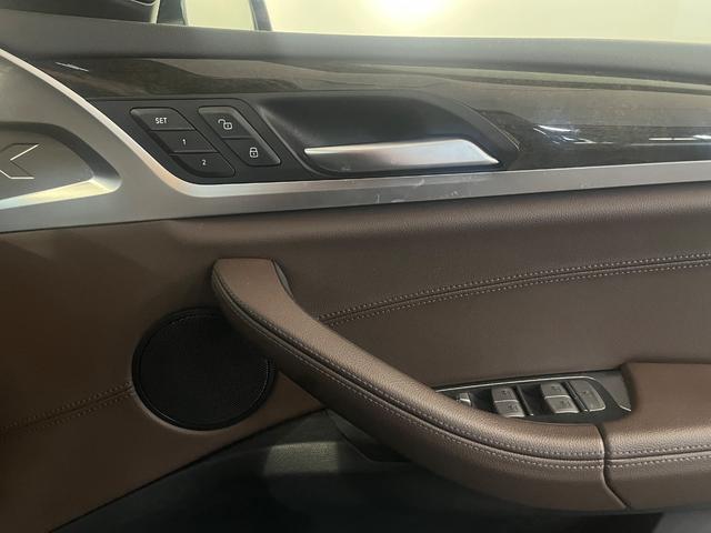 Ｘ３ ｘＤｒｉｖｅ　２０ｄ　Ｘライン　ハイラインパッケージ　純正ナビ　シートヒーター　３６０カメラ（36枚目）