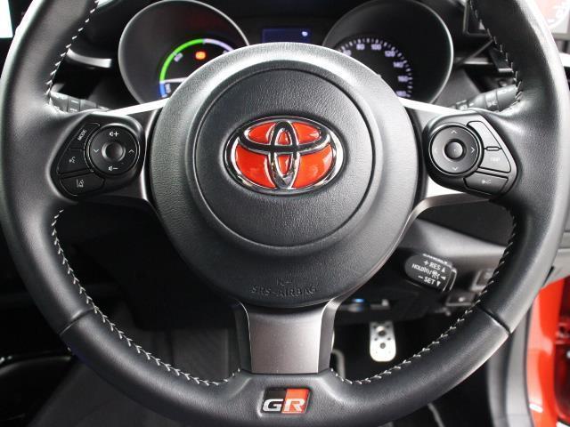 Ｃ－ＨＲ Ｓ　ＧＲスポーツ　Ｔ‐Ｃｏｎｎｅｃｔナビ　フルセグ　ミュージックプレイヤー接続可　全周囲カメラ　ＥＴＣ２．０　ドラレコ　アクセサリーコンセント　ＬＥＤヘッドライト　エアロ　ＴＳＳ（3枚目）