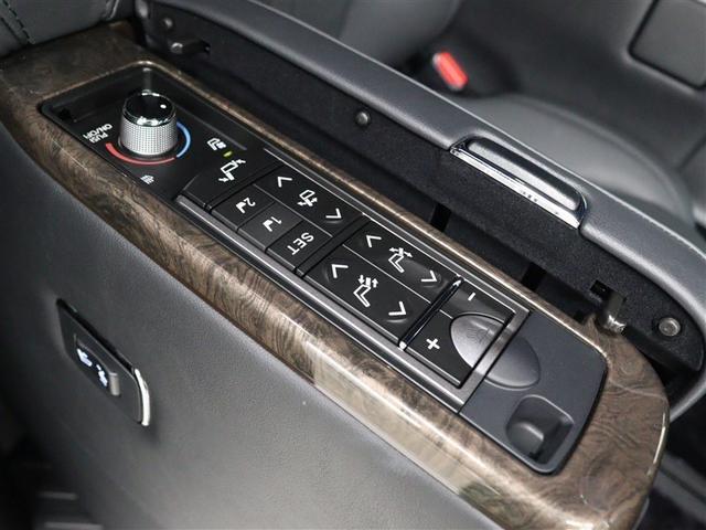 アルファードハイブリッド エグゼクティブラウンジＳ　革シート　４ＷＤ　フルセグ　メモリーナビ　ＤＶＤ再生　ミュージックプレイヤー接続可　後席モニター　バックカメラ　衝突被害軽減システム　ＥＴＣ　両側電動スライド　ＬＥＤヘッドランプ　乗車定員７人（14枚目）