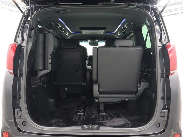 アルファードハイブリッド エグゼクティブラウンジＳ　革シート　４ＷＤ　フルセグ　メモリーナビ　ＤＶＤ再生　ミュージックプレイヤー接続可　後席モニター　バックカメラ　衝突被害軽減システム　ＥＴＣ　両側電動スライド　ＬＥＤヘッドランプ　乗車定員７人（38枚目）