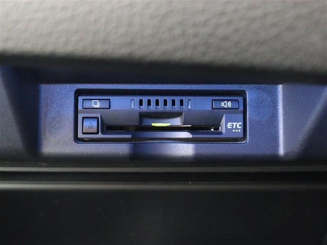 ＥＴＣ車載器はビルトインタイプですっきり収納され、見た目も使い勝手も満足のアイテムです。