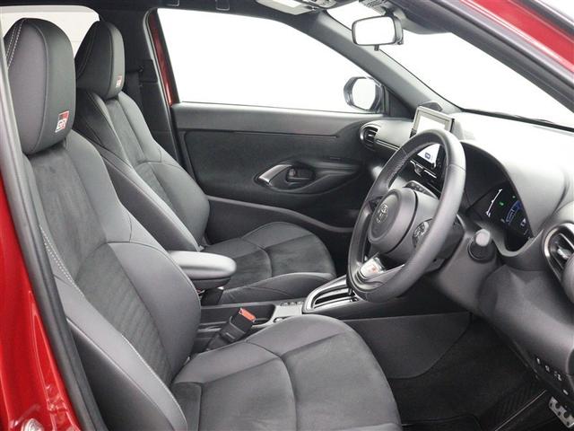 ヤリスクロス ハイブリッド　ＧＲスポーツ　ミュージックプレイヤー接続可　バックカメラ　衝突被害軽減システム　ＥＴＣ　ドラレコ　ＬＥＤヘッドランプ　ワンオーナー　アイドリングストップ（8枚目）