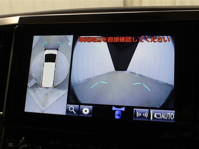 �ԗ����ォ�猩���悤�ȉf����\������p�m���~�b�N�r���[���j�^�[�B�^�]�Ȃ���̖ڎ������ł͌��ɂ����A�ԗ����ӂ̏󋵂����A���^�C���ł�������m�F�ł��܂�