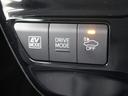 状況や気分に合わせて、走りをチョイスできる、ドライブモードスイッチ（ノーマルモード／パワーモード／エコドライブモード）・モーターのみで静かに走行できるＥＶドライブモードスイッチが装備されています。