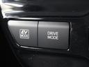 状況や気分に合わせて、走りをチョイスできる、ドライブモードスイッチ（ノーマルモード／パワーモード／エコドライブモード）・モーターのみで静かに走行できるＥＶドライブモードスイッチが装備されています。