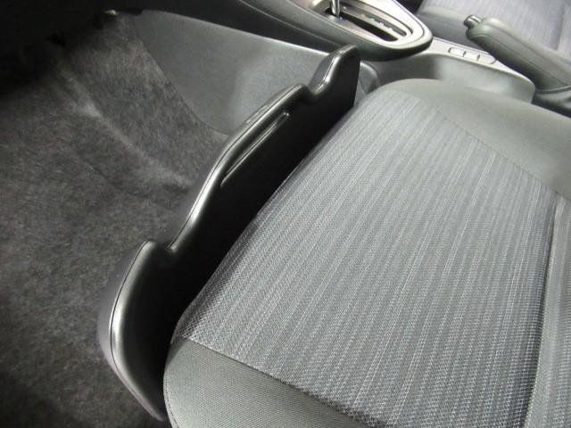 ヤリス Ｚ　サイドＳＲＳ　ＡＡＣ　バックモニタ　スマキー　横滑防止装置　キーフリー　ＬＥＤランプ　パワーウインドウ　助手席エアバック　クルコン　エアバッグ　ＤＶＤ　パワーステアリング　盗難防止システム　ナビ（30枚目）
