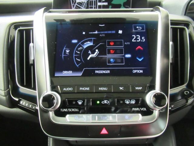 クラウンハイブリッド ＲＳアドバンス　地デジ　衝突被害軽減装置　ドライブレコーダ　ワンオーナ　黒革シート　ＬＥＤヘットライト　後カメラ　クルコン　ＡＣ　エアバッグ　ナビＴＶ　セキュリティーアラーム　１００Ｖ充電　キーフリー　スマートキ（21枚目）