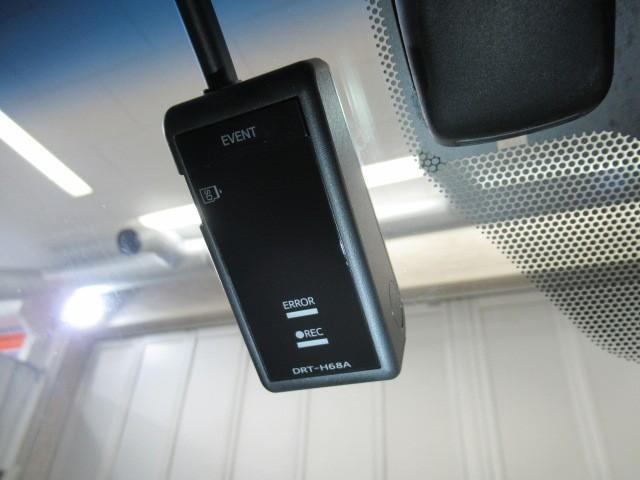 クラウンハイブリッド ＲＳアドバンス　地デジ　衝突被害軽減装置　ドライブレコーダ　ワンオーナ　黒革シート　ＬＥＤヘットライト　後カメラ　クルコン　ＡＣ　エアバッグ　ナビＴＶ　セキュリティーアラーム　１００Ｖ充電　キーフリー　スマートキ（24枚目）