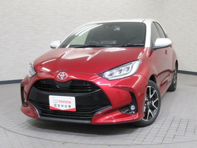 ヤリス Ｚ　サイドＳＲＳ　ＡＡＣ　バックモニタ　スマキー　横滑防止装置　地デジ　キーフリー　アルミ　ＬＥＤランプ　パワーウインドウ　助手席エアバック　クルコン　エアバッグ　パワーステアリング　盗難防止システム（4枚目）