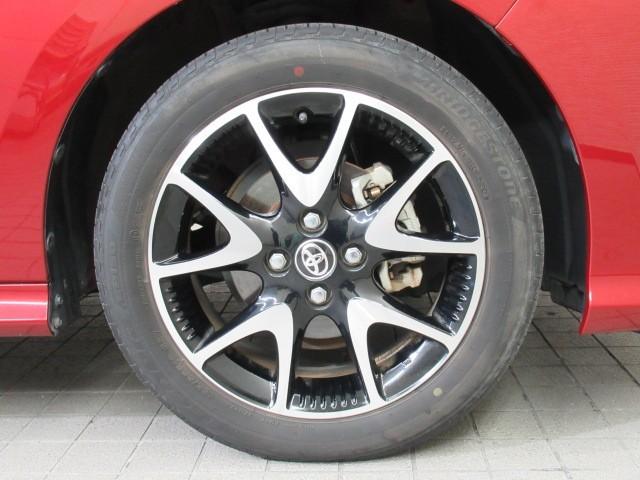 ヤリス Ｚ　サイドＳＲＳ　ＡＡＣ　バックモニタ　スマキー　横滑防止装置　地デジ　キーフリー　アルミ　ＬＥＤランプ　パワーウインドウ　助手席エアバック　クルコン　エアバッグ　パワーステアリング　盗難防止システム（7枚目）