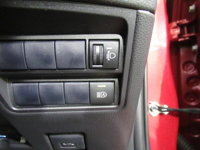 ヤリス Ｚ　サイドＳＲＳ　ＡＡＣ　バックモニタ　スマキー　横滑防止装置　地デジ　キーフリー　アルミ　ＬＥＤランプ　パワーウインドウ　助手席エアバック　クルコン　エアバッグ　パワーステアリング　盗難防止システム（13枚目）