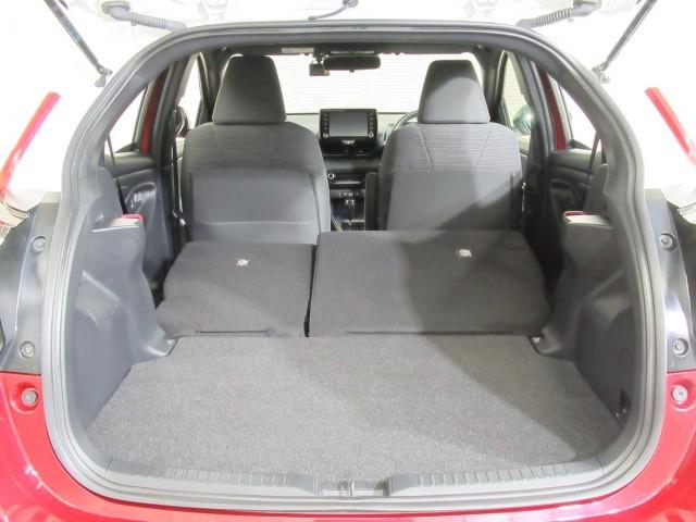 ヤリス Ｚ　サイドＳＲＳ　ＡＡＣ　バックモニタ　スマキー　横滑防止装置　地デジ　キーフリー　アルミ　ＬＥＤランプ　パワーウインドウ　助手席エアバック　クルコン　エアバッグ　パワーステアリング　盗難防止システム（29枚目）