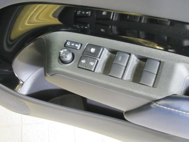 アクア Z LEDヘッドライト スマートキー 100V電源 イモビライザー アルミホイール オートクルーズコントロール エアコン ESC ナビ カーテンエアバッグ ETC キーレス パワーウインドウ ABS(10枚目)