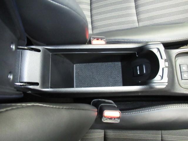 アクア Z LEDヘッドライト スマートキー 100V電源 イモビライザー アルミホイール オートクルーズコントロール エアコン ESC ナビ カーテンエアバッグ ETC キーレス パワーウインドウ ABS(27枚目)