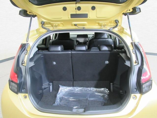 アクア Z LEDヘッドライト スマートキー 100V電源 イモビライザー アルミホイール オートクルーズコントロール エアコン ESC ナビ カーテンエアバッグ ETC キーレス パワーウインドウ ABS(31枚目)