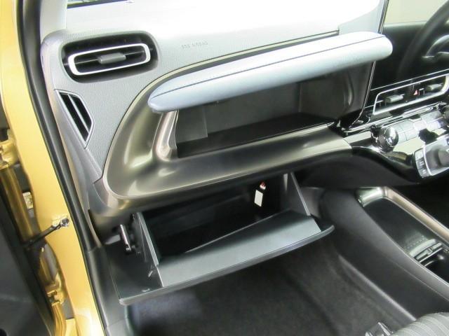 アクア Z LEDヘッドライト スマートキー 100V電源 イモビライザー アルミホイール オートクルーズコントロール エアコン ESC ナビ カーテンエアバッグ ETC キーレス パワーウインドウ ABS(34枚目)