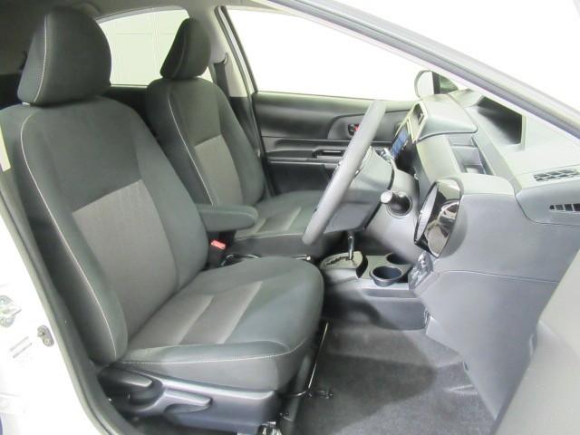 アクア Sスタイルブラック ECOモード サイドエアバッグ バックモニタ- 地デジフルセグ ナビTV イモビライザー LEDライト スマートキープッシュスタート 1オーナー ETC付き Wエアバッグ キーフリ 横滑り防止装置付き(8枚目)