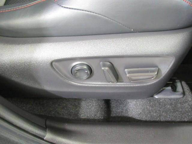 RAV4 PHV G Z 衝突軽減装置 LED パワーシート キーレス メモリナビ フルセグTV オートクルーズコントロール ETC 盗難防止装置 4WD スマートキー AW Bカメラ AC100V電源 横滑り防止装置 AAC(11枚目)