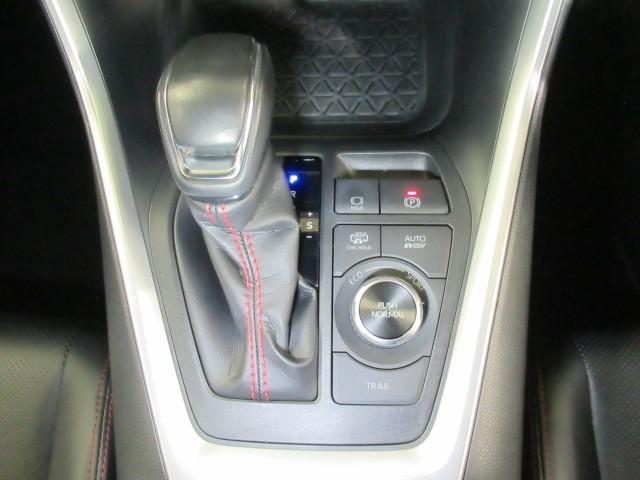 RAV4 PHV G Z 衝突軽減装置 LED パワーシート キーレス メモリナビ フルセグTV オートクルーズコントロール ETC 盗難防止装置 4WD スマートキー AW Bカメラ AC100V電源 横滑り防止装置 AAC(23枚目)