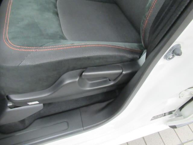 Ｎ－ＯＮＥ ＲＳ　サイドカーテンエアバック　横滑り防止機能　インテリキー　ＥＴＣ付き　ＡＡＣ　オートクルーズコントロール　Ｂカメ　地デジチューナー　パワーウィンドウ　ナビ＆ＴＶ　パワーステアリング　ＡＢＳ　アルミ（31枚目）