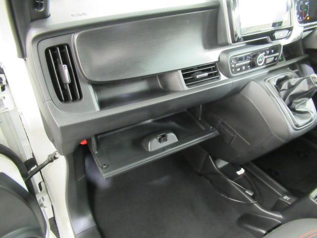 Ｎ－ＯＮＥ ＲＳ　サイドカーテンエアバック　横滑り防止機能　インテリキー　ＥＴＣ付き　ＡＡＣ　オートクルーズコントロール　Ｂカメ　地デジチューナー　パワーウィンドウ　ナビ＆ＴＶ　パワーステアリング　ＡＢＳ　アルミ（32枚目）