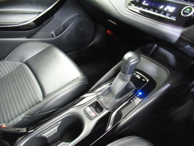 カローラツーリング ハイブリッド　ダブルバイビー　追突軽減ブレーキ　バックモニタ　横滑防止　スマキー　ＬＥＤライト　デュアルエアバッグ　エアコン　オートクルーズ　サイドエアバッグ　ＥＴＣ付　ナビ　ＰＳ　キーフリー　ＡＢＳ　エアバック　メモリ－ナビ（22枚目）