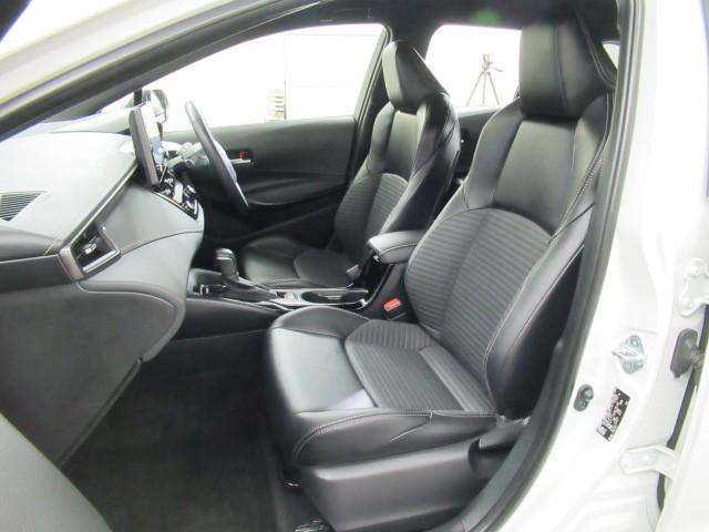 カローラツーリング ハイブリッド　ダブルバイビー　追突軽減ブレーキ　バックモニタ　横滑防止　スマキー　ＬＥＤライト　デュアルエアバッグ　エアコン　オートクルーズ　サイドエアバッグ　ＥＴＣ付　ナビ　ＰＳ　キーフリー　ＡＢＳ　エアバック　メモリ－ナビ（30枚目）