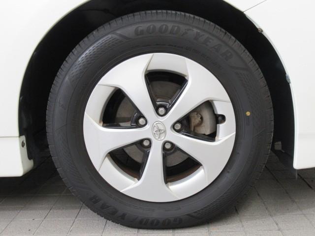 プリウス S Bモニタ- フルセグ地デジ インテリキー デュアルエアバック エアB イモビライザー DVD再生可能 ワンオーナー車 ナビTV AUTOエアコン 横スベリ防止 アルミホイール ETC装備 ABS(7枚目)