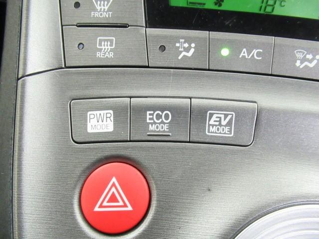 プリウス S Bモニタ- フルセグ地デジ インテリキー デュアルエアバック エアB イモビライザー DVD再生可能 ワンオーナー車 ナビTV AUTOエアコン 横スベリ防止 アルミホイール ETC装備 ABS(23枚目)