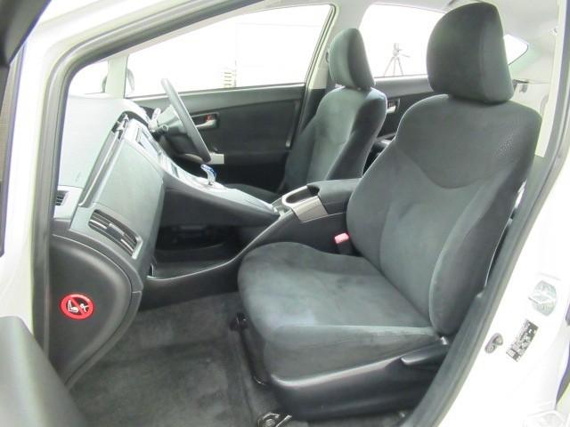 プリウス S Bモニタ- フルセグ地デジ インテリキー デュアルエアバック エアB イモビライザー DVD再生可能 ワンオーナー車 ナビTV AUTOエアコン 横スベリ防止 アルミホイール ETC装備 ABS(28枚目)