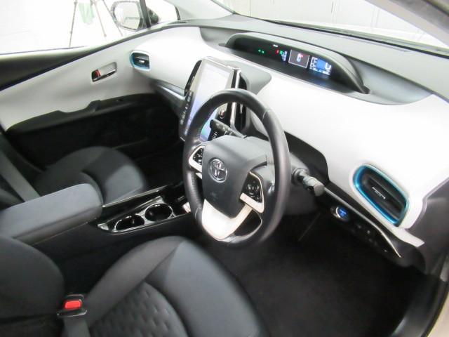 プリウスPHV A 地上デジタル バックモニタ オ-トエアコン LED 盗難防止装置 スマートキー オートクルーズコントロール ETC キーレス アルミホイール メモリーナビ サイドエアバッグ エアバッグ ナビTV(9枚目)