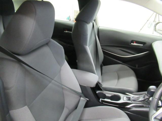 カローラ ハイブリッド G TSS LEDヘッドライト ワンオーナー フルセグ Bカメラ スマートキー ETC キーレス オートエアコン ドラレコ オートクルーズコントロール 盗難防止装置 メモリーナビ(10枚目)