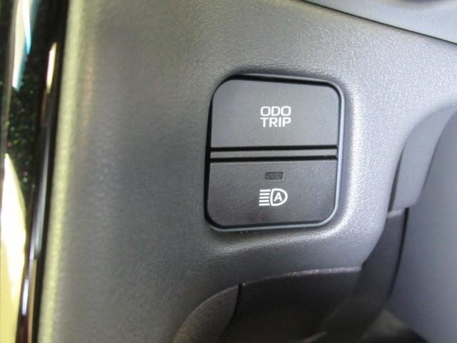 クラウンハイブリッド S Cパッケージ 衝突軽減B 黒革シート 盗難防止システム エアバッグ クルコン Bカメラ LEDヘッドライト フルセグTV AC100V電源 スマートキー&プッシュスタート パワーシート メモリーナビゲーション(22枚目)