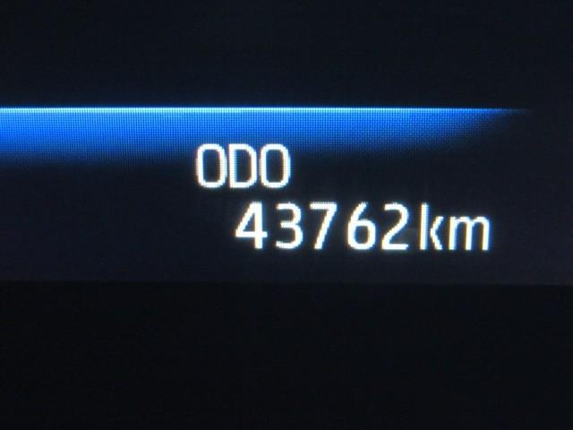 クラウンハイブリッド S Cパッケージ 衝突軽減B 黒革シート 盗難防止システム エアバッグ クルコン Bカメラ LEDヘッドライト フルセグTV AC100V電源 スマートキー&プッシュスタート パワーシート メモリーナビゲーション(23枚目)