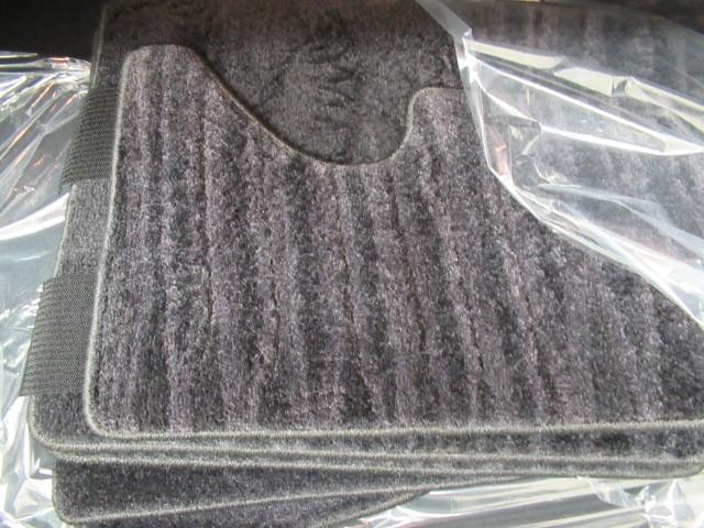 クラウンハイブリッド S Cパッケージ 衝突軽減B 黒革シート 盗難防止システム エアバッグ クルコン Bカメラ LEDヘッドライト フルセグTV AC100V電源 スマートキー&プッシュスタート パワーシート メモリーナビゲーション(29枚目)