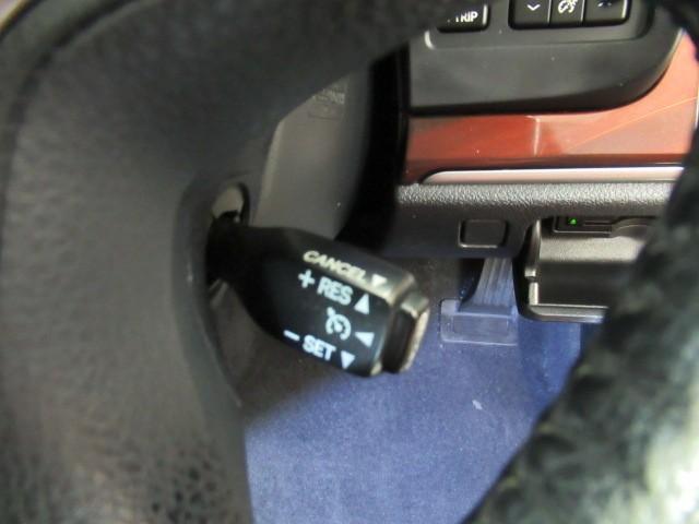 クラウンハイブリッド ロイヤルサルーン 1オーナー車 フルセグテレビ Bカメラ DVD再生機能 盗難防止システム スマキー オートクルーズコントロール 電動パワーシート ESC ETC付き アルミホイール カーテンエアバッグ エアコン PW(15枚目)