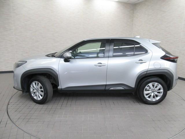 ヤリスクロス G ETC装備 リヤカメラ スマートエントリー イモビライザー DVD再生機能 オートエアコン アルミホイール ナビ キーレス パワーウィンドウ クルコン ABS メモリーナビ エアバッグ 横滑防止装置(5枚目)