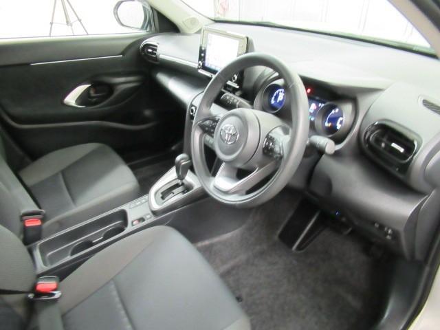 ヤリスクロス G ETC装備 リヤカメラ スマートエントリー イモビライザー DVD再生機能 オートエアコン アルミホイール ナビ キーレス パワーウィンドウ クルコン ABS メモリーナビ エアバッグ 横滑防止装置(8枚目)