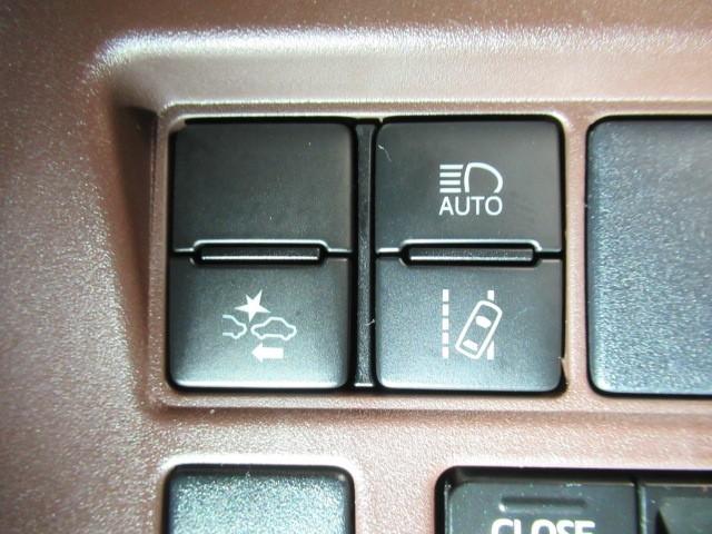 エスクァイア Gi LEDヘッドライト アルミ 両側パワースライドドア リアオートエアコン 寒冷地仕様 クルコン DVD ETC車載器 横滑防止装置 エアバッグ 助手席エアバッグ 4WD 1オーナー ABS キーフリー(12枚目)