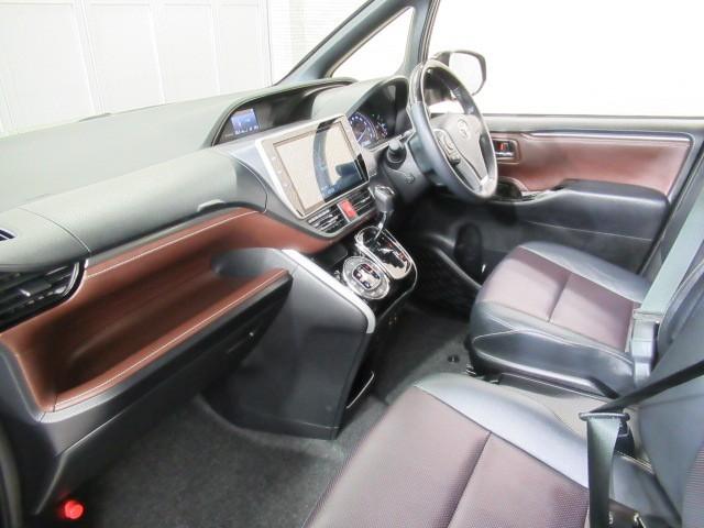 エスクァイア Gi LEDヘッドライト アルミ 両側パワースライドドア リアオートエアコン 寒冷地仕様 クルコン DVD ETC車載器 横滑防止装置 エアバッグ 助手席エアバッグ 4WD 1オーナー ABS キーフリー(31枚目)