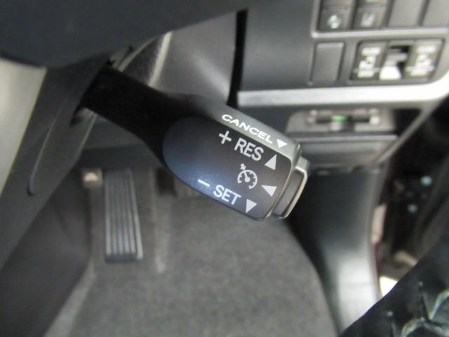 ヴォクシー ZS 煌 地上デジタル TSS 両側パワードア アイドリングストップ車 パワーウィンド 横滑防止 1オーナ DVD可 盗難防止装置 スマートエントリー Bカメラ LEDヘッドライト メモリーナビ 3列シート(13枚目)