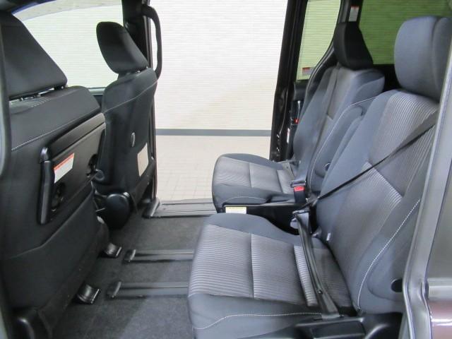 ヴォクシー ZS 煌 地上デジタル TSS 両側パワードア アイドリングストップ車 パワーウィンド 横滑防止 1オーナ DVD可 盗難防止装置 スマートエントリー Bカメラ LEDヘッドライト メモリーナビ 3列シート(26枚目)