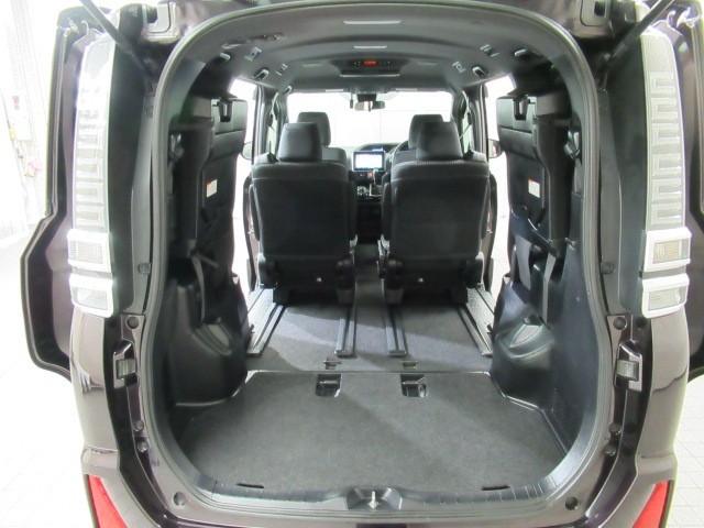 ヴォクシー ZS 煌 地上デジタル TSS 両側パワードア アイドリングストップ車 パワーウィンド 横滑防止 1オーナ DVD可 盗難防止装置 スマートエントリー Bカメラ LEDヘッドライト メモリーナビ 3列シート(29枚目)