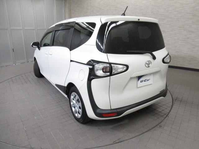 シエンタ G ナビ・TV スマートキープッシュスタート アイドリングS 1オ-ナ- リアカメラ ワンセグテレビ フルオートエアコン パワーウィンド ETC 運転席エアバック パワステ キーフリーシステム ABS(6枚目)