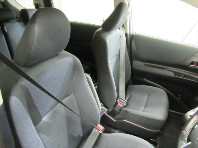 シエンタ G ナビ・TV スマートキープッシュスタート アイドリングS 1オ-ナ- リアカメラ ワンセグテレビ フルオートエアコン パワーウィンド ETC 運転席エアバック パワステ キーフリーシステム ABS(8枚目)