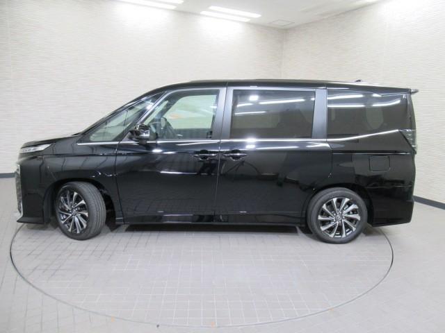 ヴォクシー S-Z スマートキープッシュスタート 両側電動パワースライドドア パワーウインドウ 1オナ ETC車載器 LEDライト デュアルエアコン アルミホイール 盗難防止装置 横滑り防止機能 キーフリー 3列シート(5枚目)